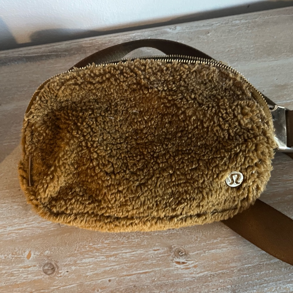 Lululemon Brown Sherpa Belt Bag